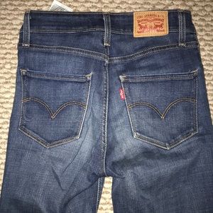 Levi High Rise Skinny Dark Wash Jeans